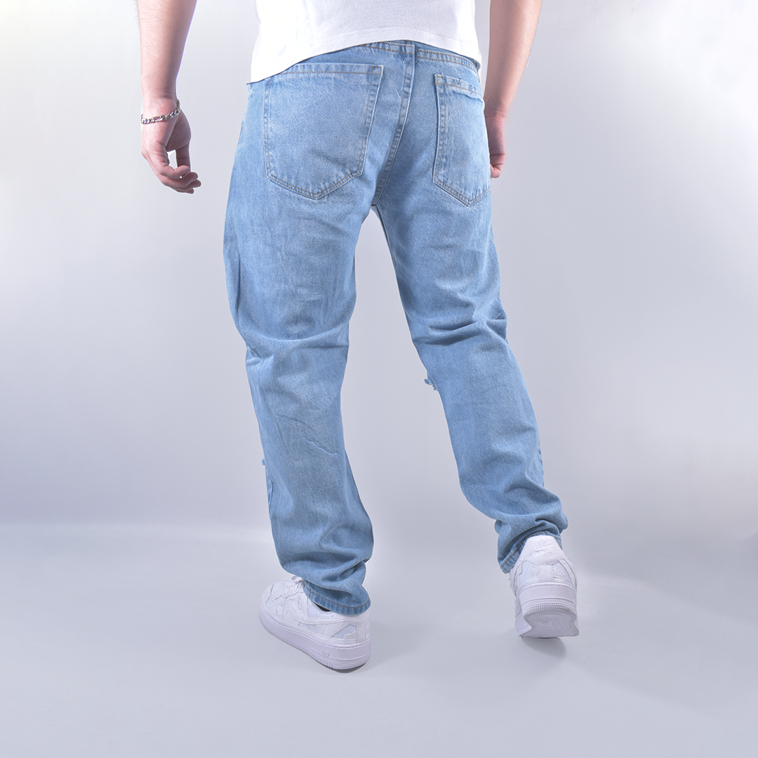 Jean mom fit con desgaste azul claro para hombre